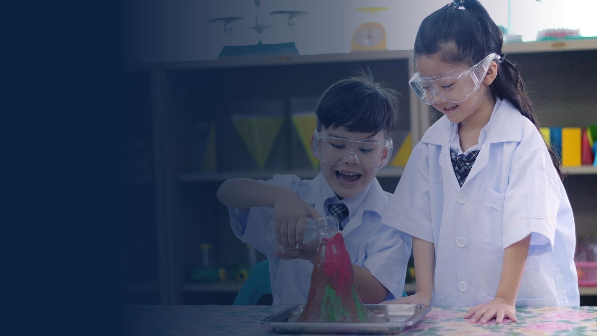 เด็กประถมเรียนรู้ผ่านกิจกรรม STEM / Primary students learning through STEM activities
